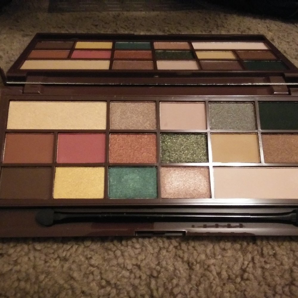 Makeup Revolution Mint Chocolate palette